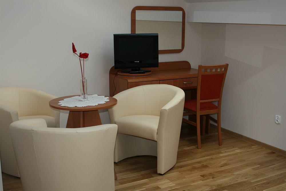 Kajzer Hotel apartamentowy 2*