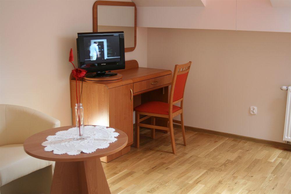 Kajzer Hotel apartamentowy 2*