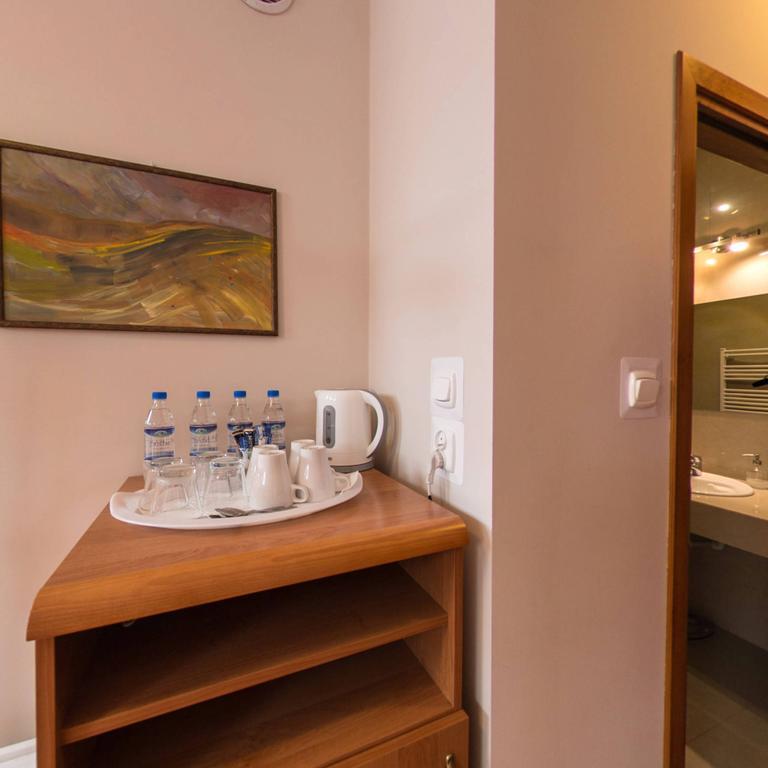 Kajzer Hotel apartamentowy 2*